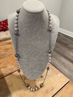 Laila Rowe Long silver tone necklace with Gray Pearls